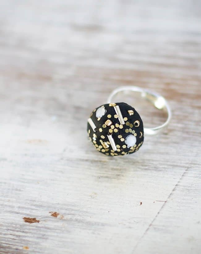DIY Bling Ring for New Year's | HelloGlow.co