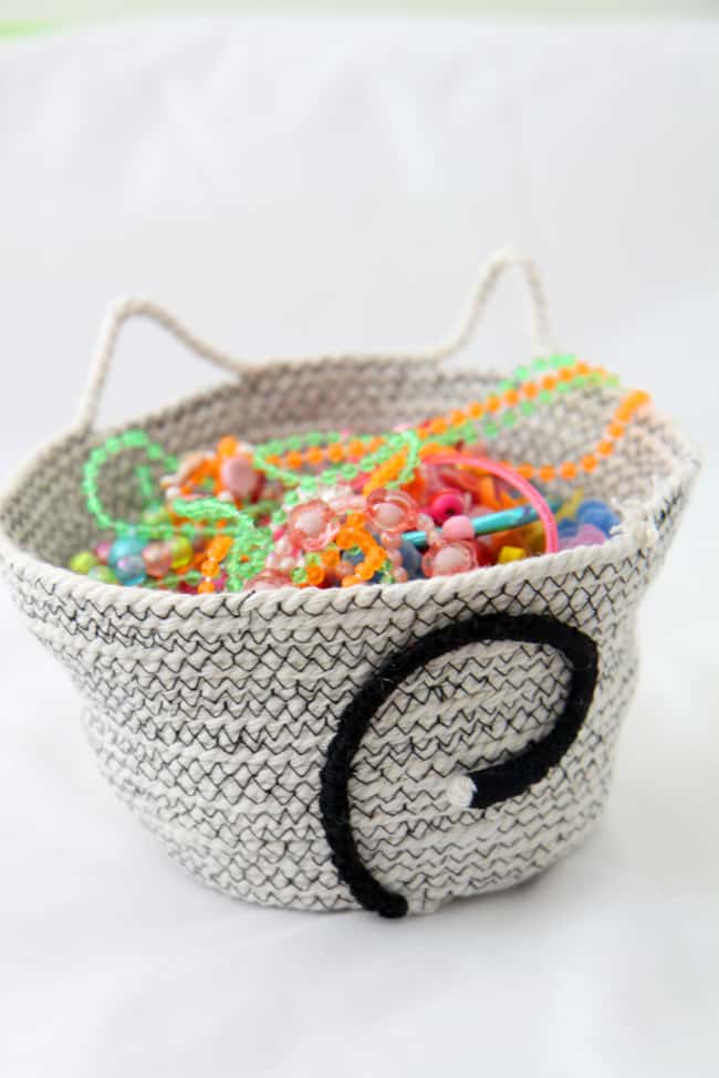 Cat DIY Rope Basket | HelloGlow.co