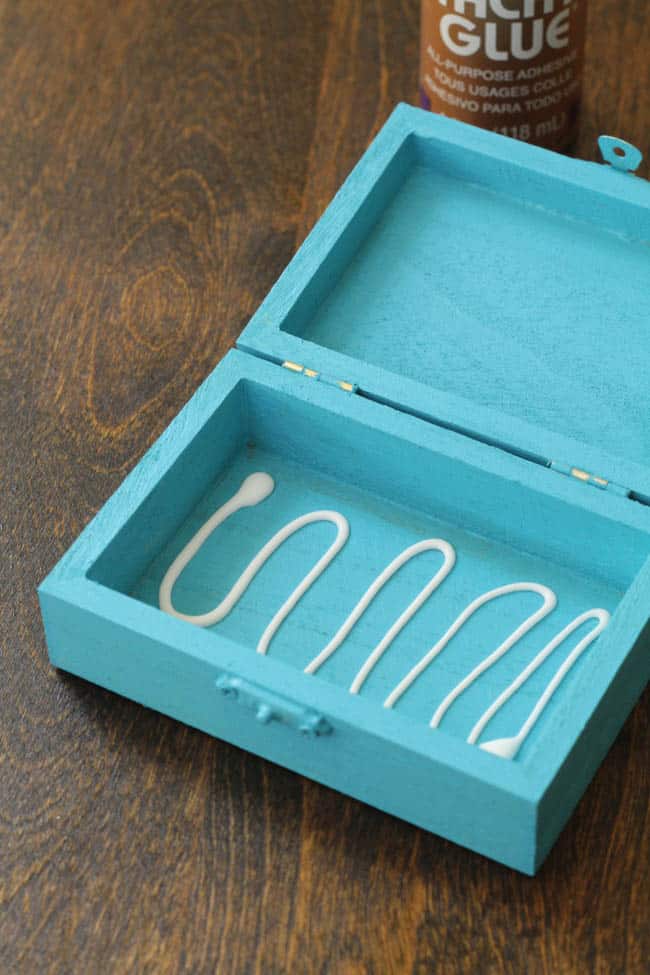 DIY Felt-Lined Jewelry Box 