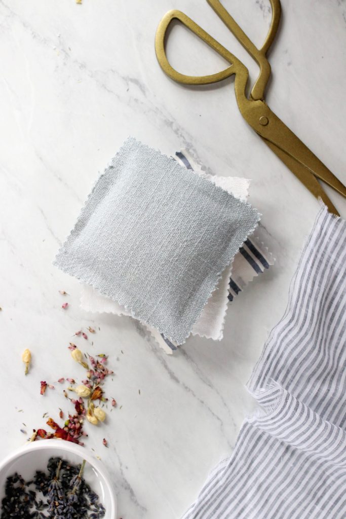 No-Sew DIY Herbal Sachets for Drawers + Laundry | Hello Nest