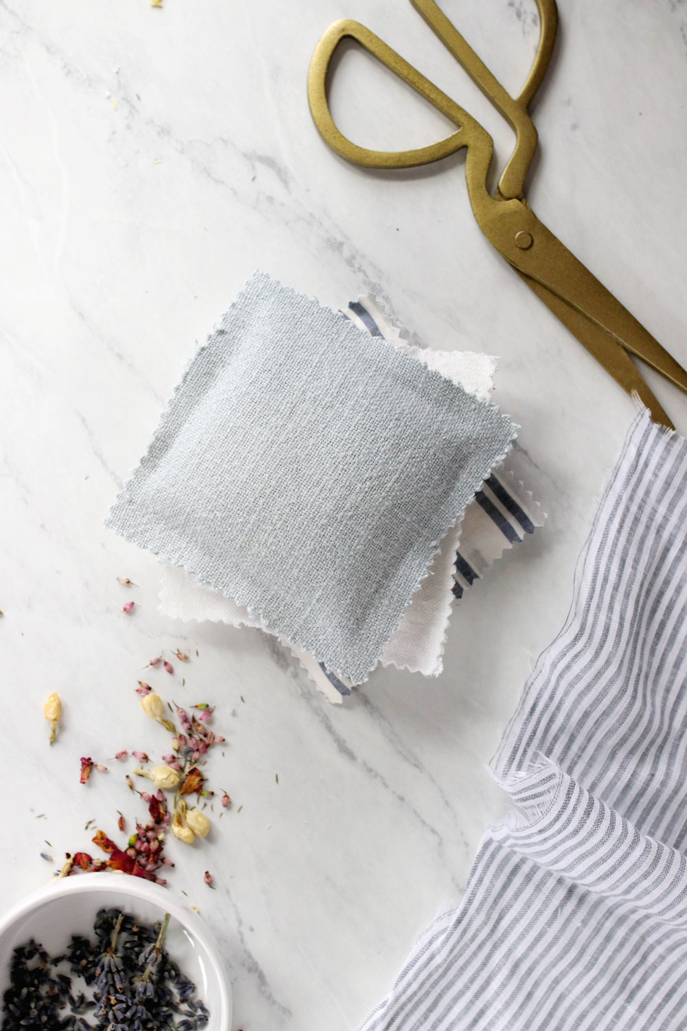 NoSew DIY Herbal Sachets for Drawers + Laundry Hello Nest