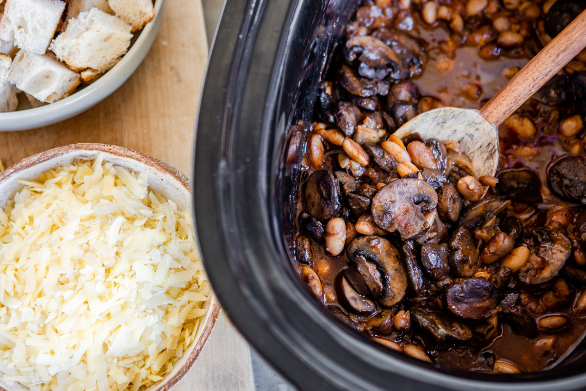 Slow Cooker Panade with Mushrooms and White Beans