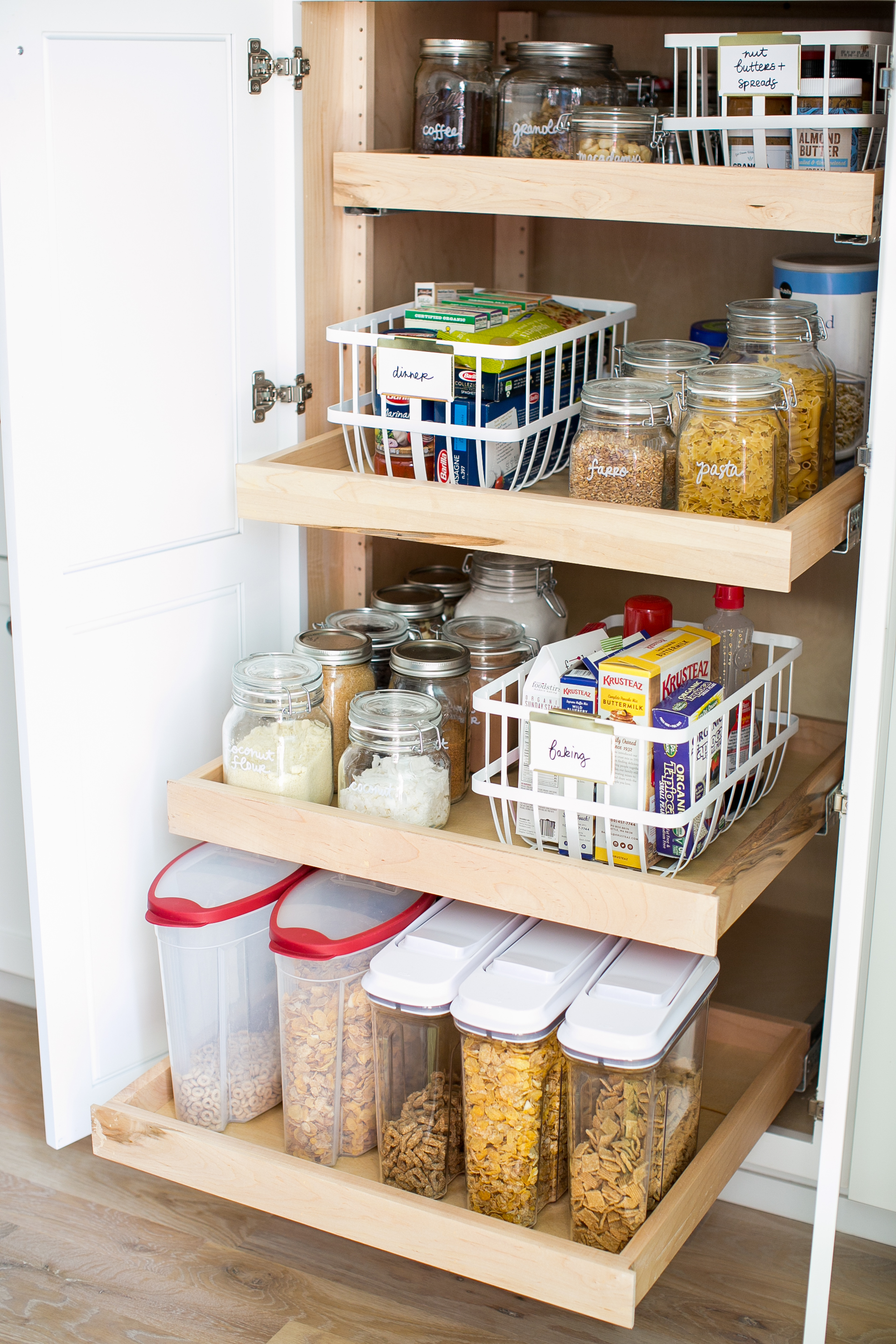 Pantry Makeover {Organizing Life}