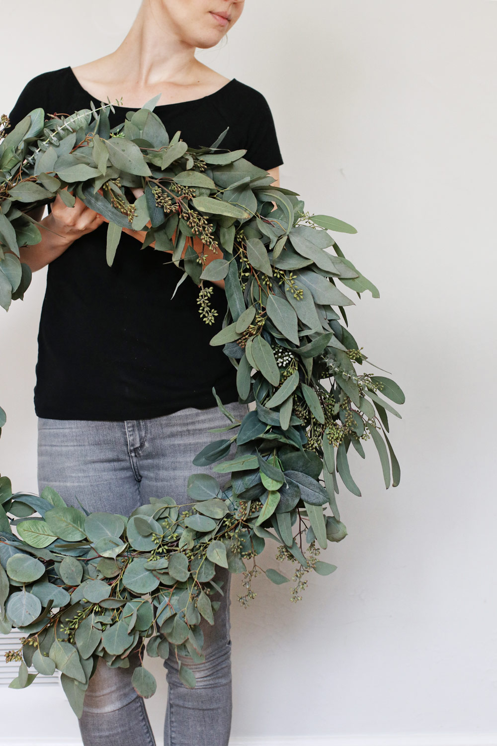 DIY Eucalyptus Wreath Tutorial