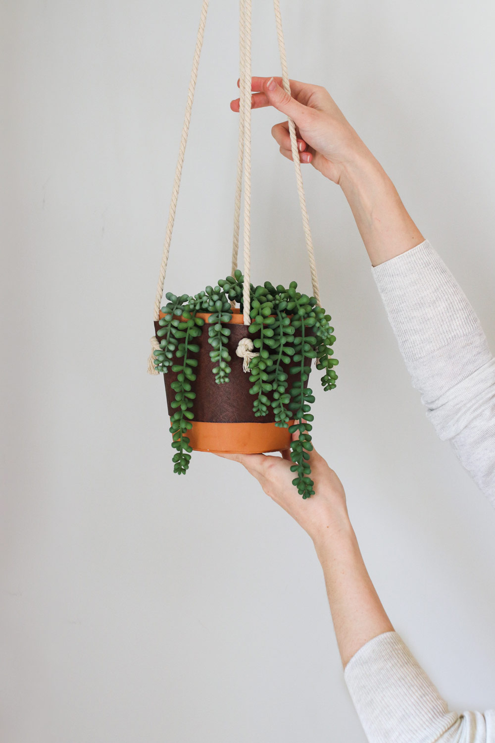 How to make your own leather hanging plant stand - WOMAN