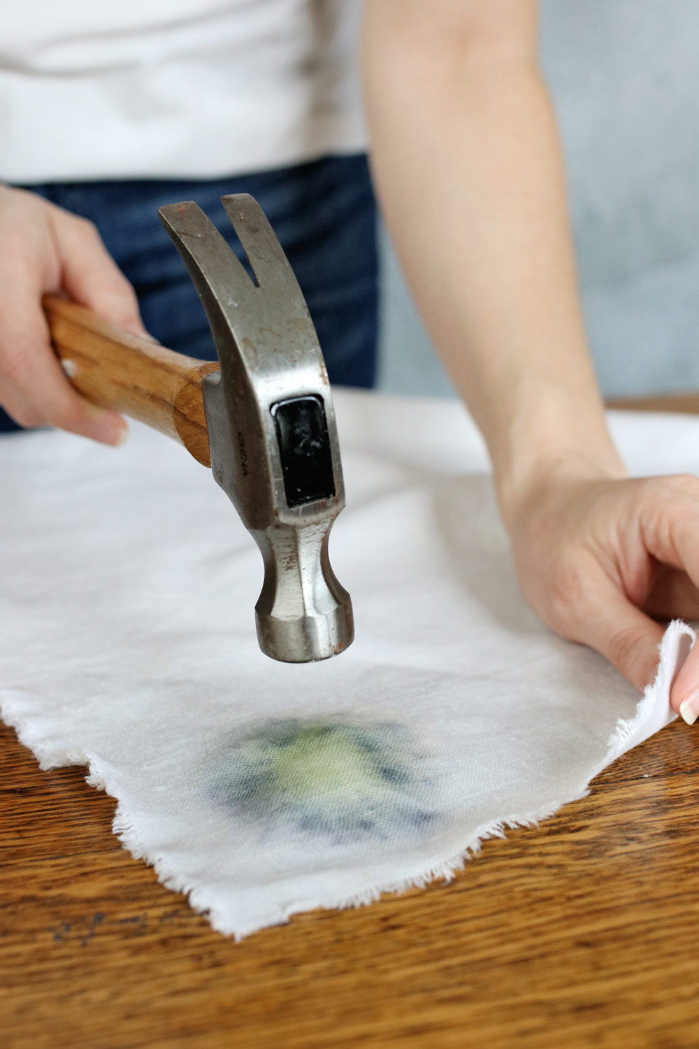 DIY Watercolor Napkins with Flower Dyeing