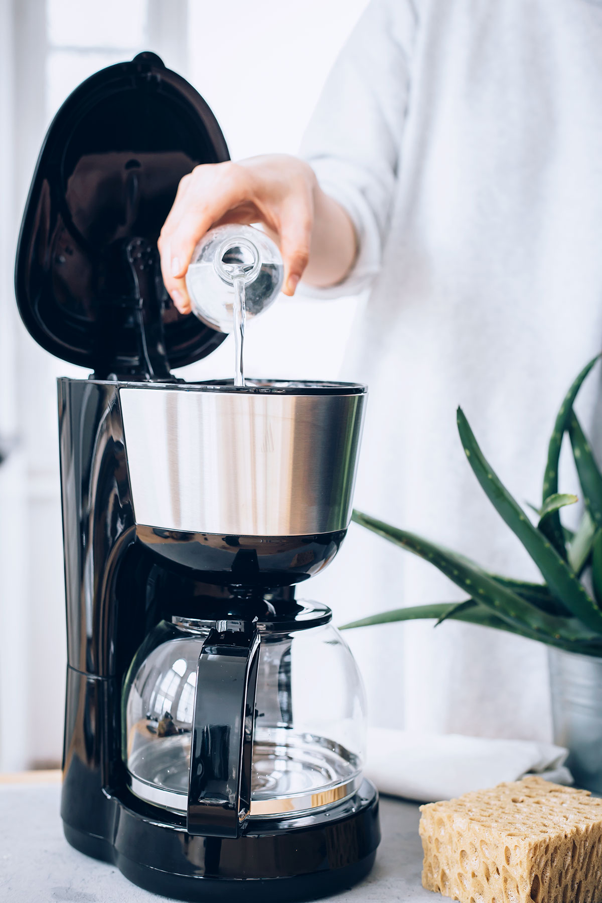 How to clean a coffee pot with vinegar