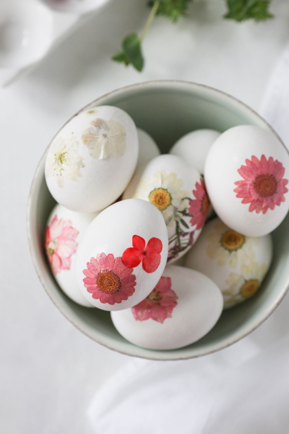 Pressed Flower DIY Easter Eggs