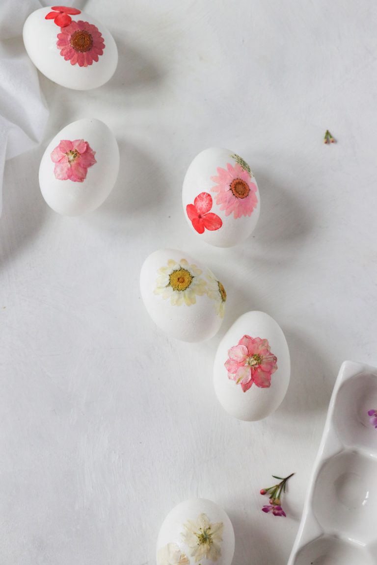 DIY Pressed Flower Easter Eggs | Hello Nest