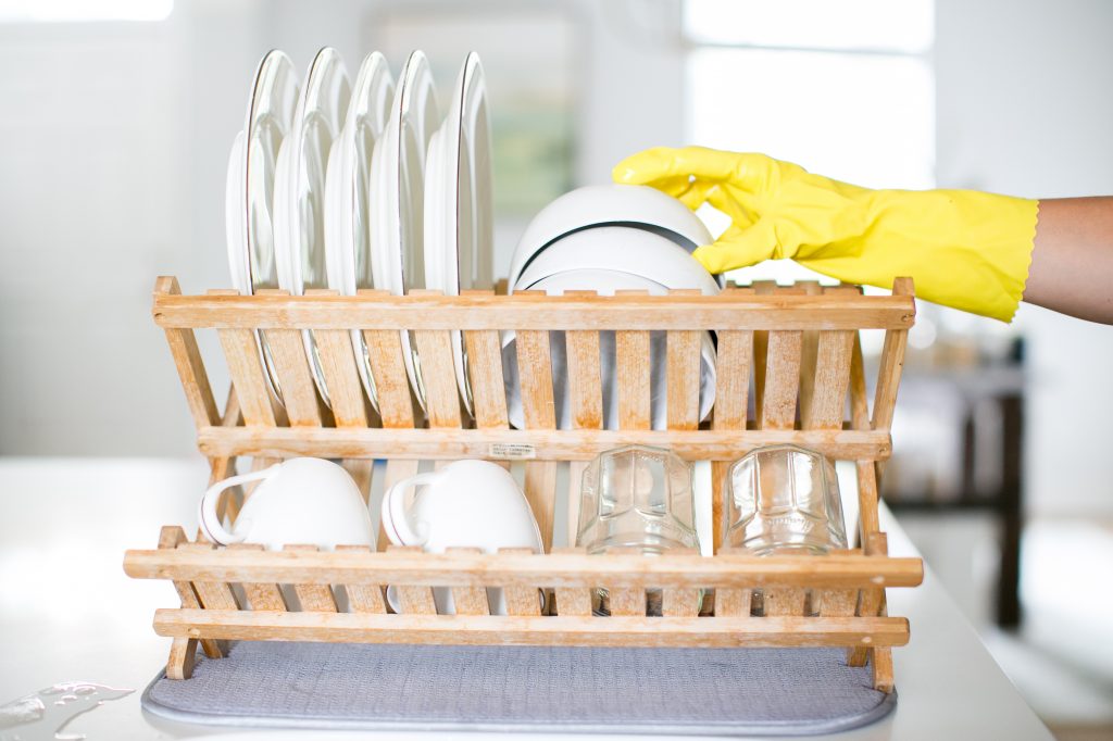 Drying rack for washing dishes fast