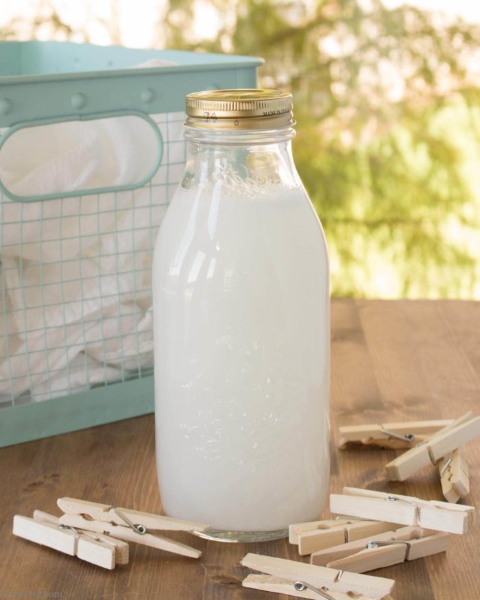 10 Ways to Make Your Own Laundry Detergent - DIY Laundry Detergent from Brenda Did