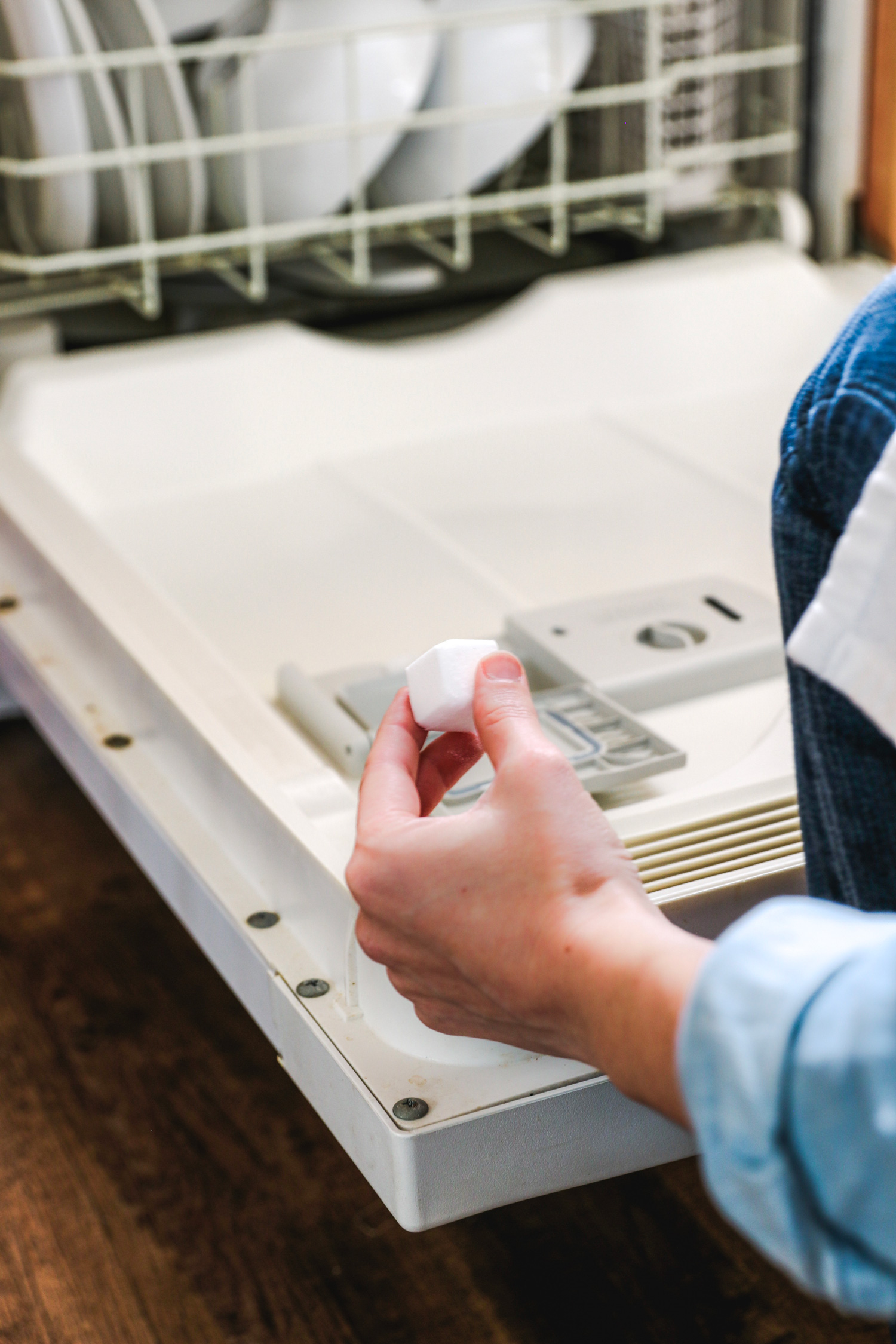 DIY dishwasher tablets made from ingredients you already have in the pantry? Yes, please.