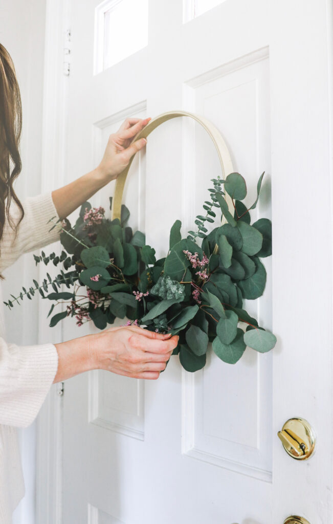 How to make a eucalyptus wreath