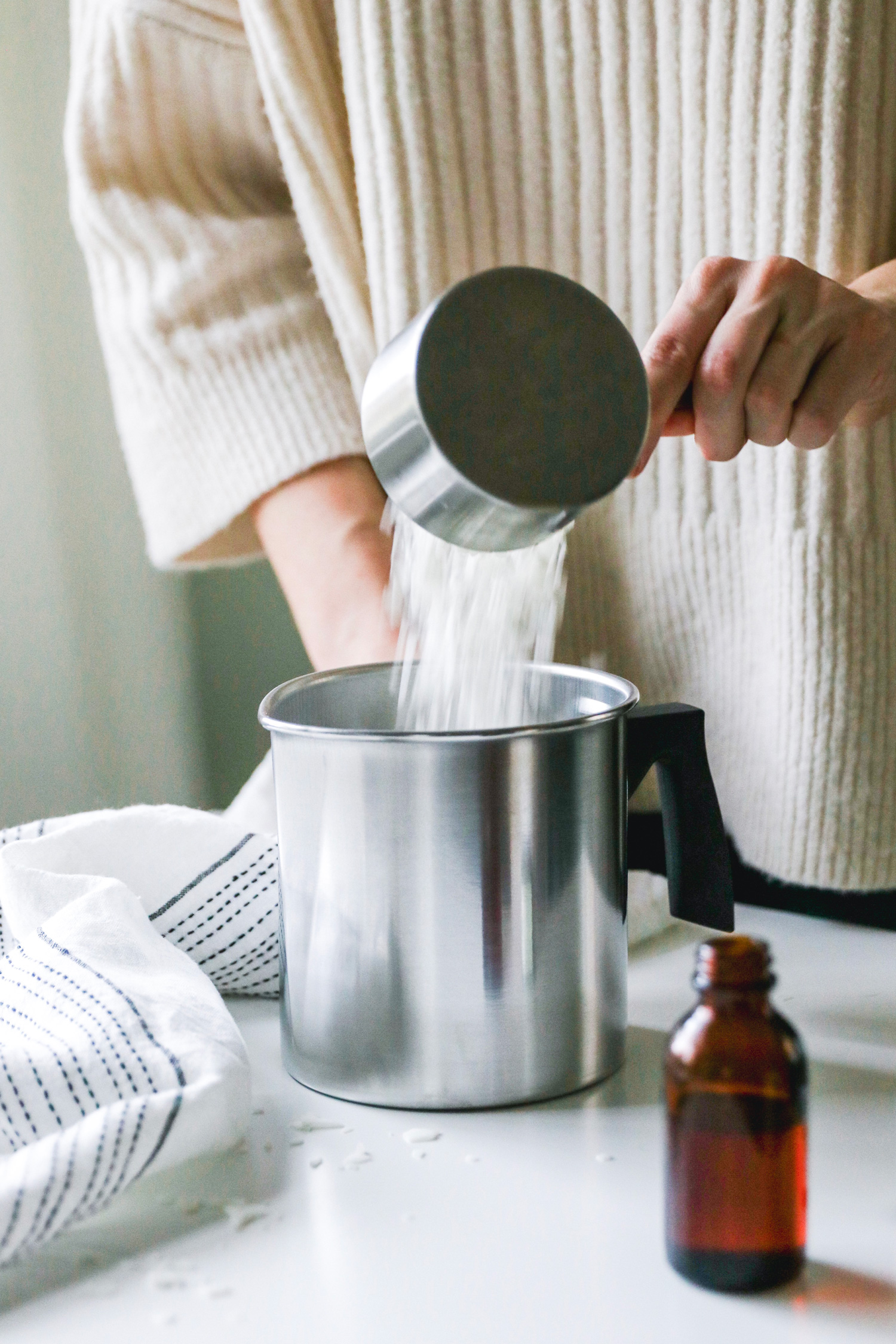 How to make your own layered-scent holiday candles.