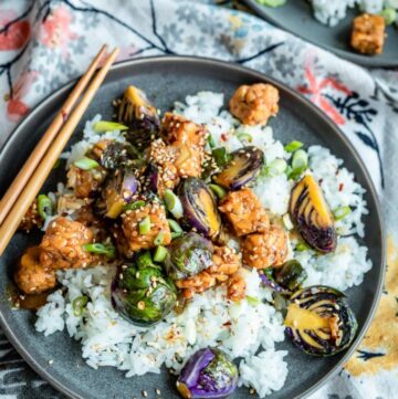 Sticky stir fry with brussels sprouts and tempeh