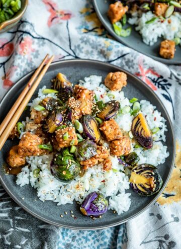 Sticky stir fry with brussels sprouts and tempeh